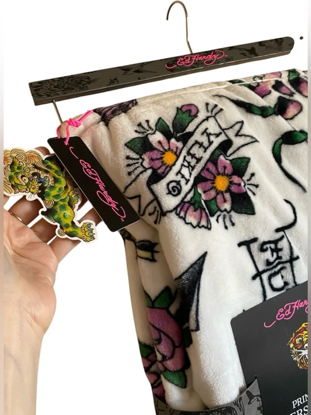 ED HARDY Super Soft Fleece Oversized Plush Throw Blanket 60x70 in. NWT
